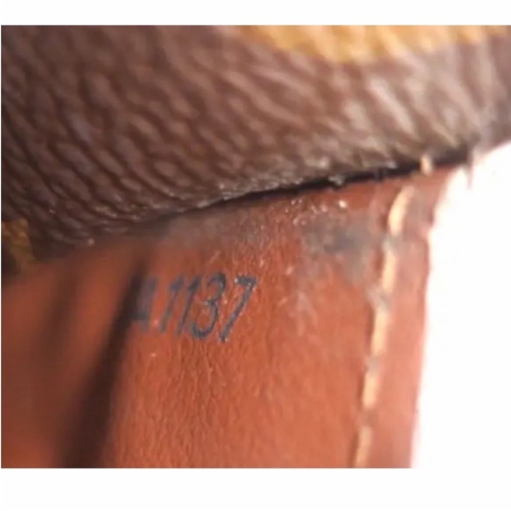 Authentic Louis Vuitton Portefeuille Sarah Long Wallet - Picture 12 of 12